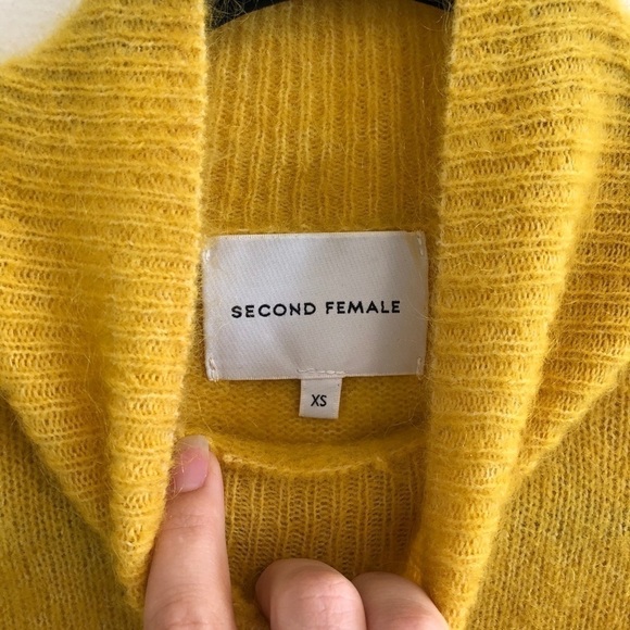 Second Female Yellow Mohair Wool Turtleneck XS - Picture 7 of 15
